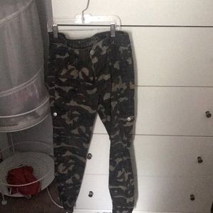 SIZE 9 JEANS FROM BRAND VIP